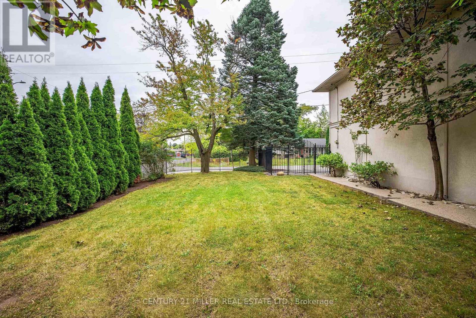2039 Wakely Street, Oakville, Ontario  L6L 2K3 - Photo 31 - W13808938