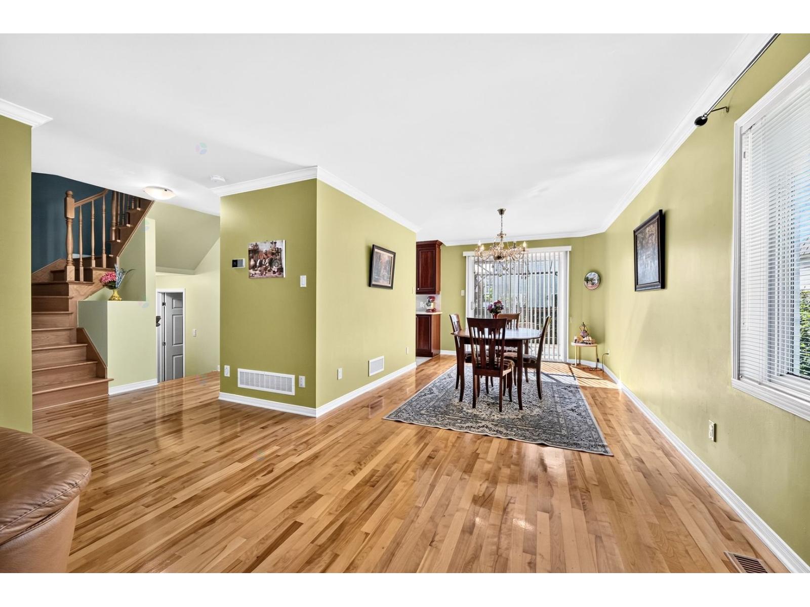 166 Rue Bach Vaudreuil-Dorion Quebec Canada J7V0M7 3