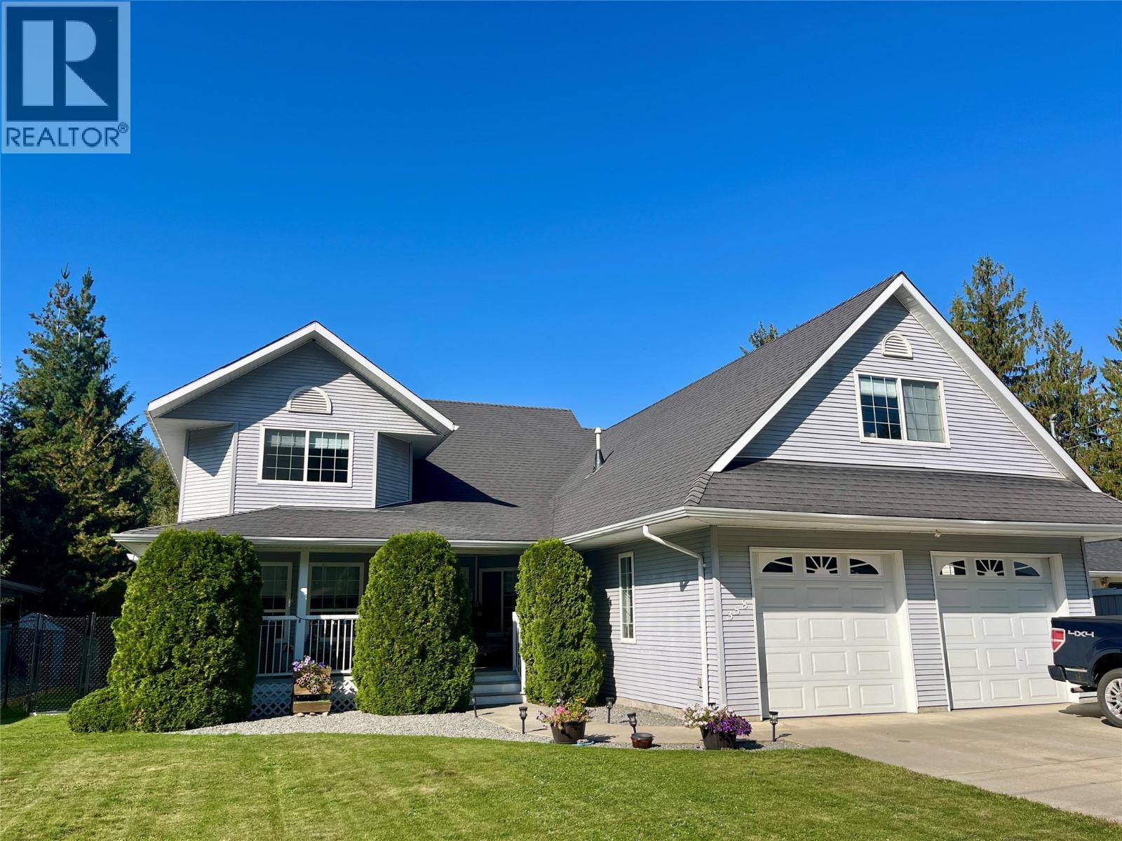 358 Oak Avenue, Sicamous, British Columbia