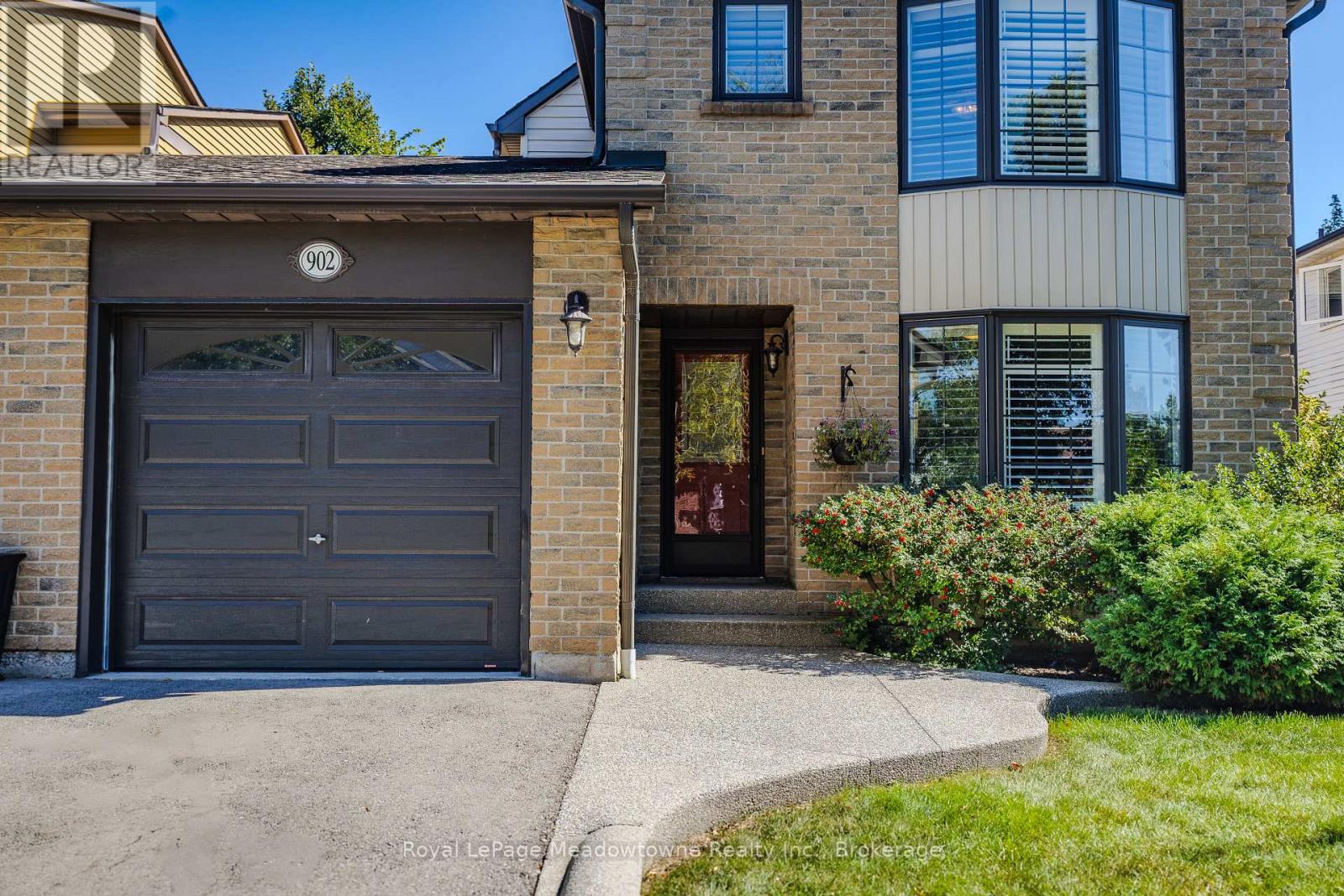 902 Laurier Avenue, Milton, Ontario  L9T 4H6 - Photo 3 - W13840960