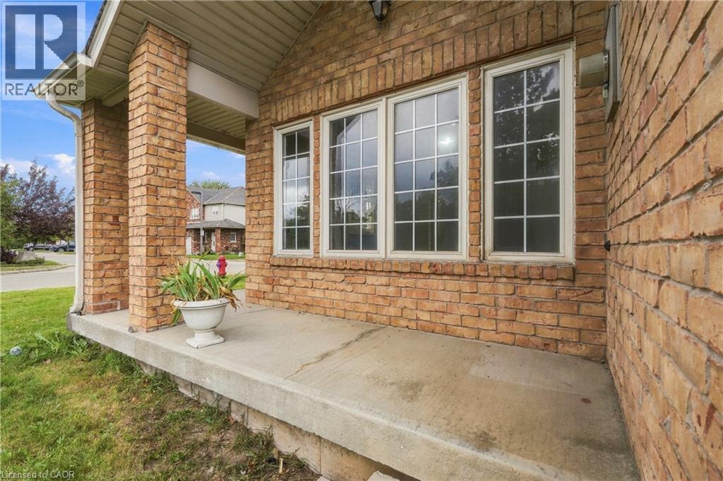 27 Pisa Drive, Stoney Creek, Ontario  L8E 5C3 - Photo 3 - 40867528