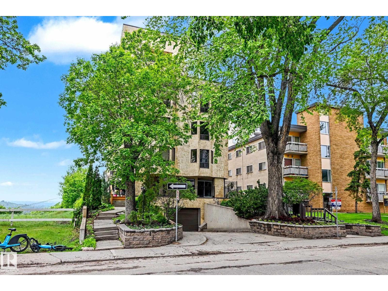 #3 9734 111 St Nw, Edmonton, Alberta  T5K 1J8 - Photo 2 - E4510875