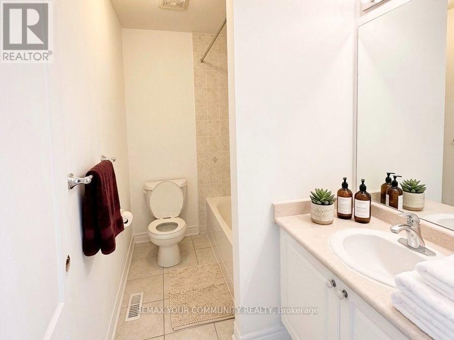 59 Hoppington Avenue, Whitchurch-Stouffville, Ontario  L4A 0L1 - Photo 10 - N13841032