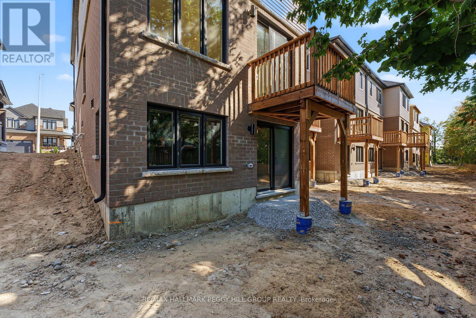 193 Durham Avenue, Barrie, Ontario  L9J 0Z5 - Photo 12 - S13841026