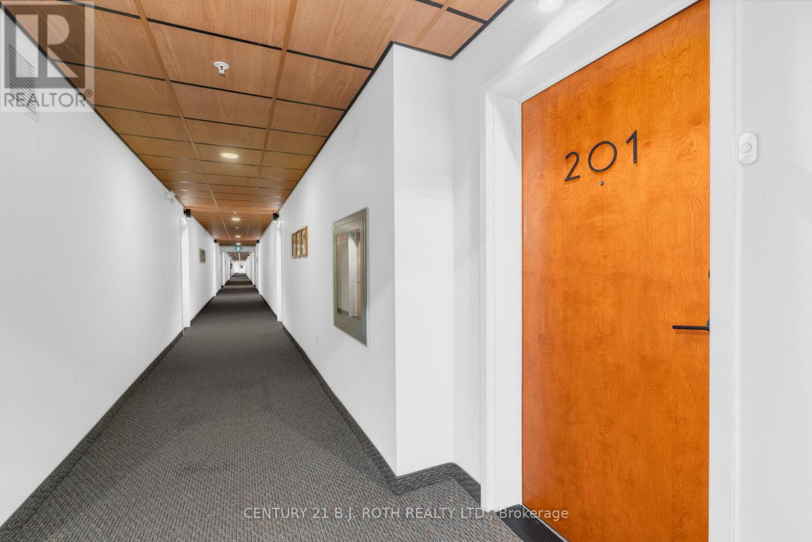 201 - 720 Yonge Street, Barrie, Ontario  L9J 0G9 - Photo 2 - S13841040
