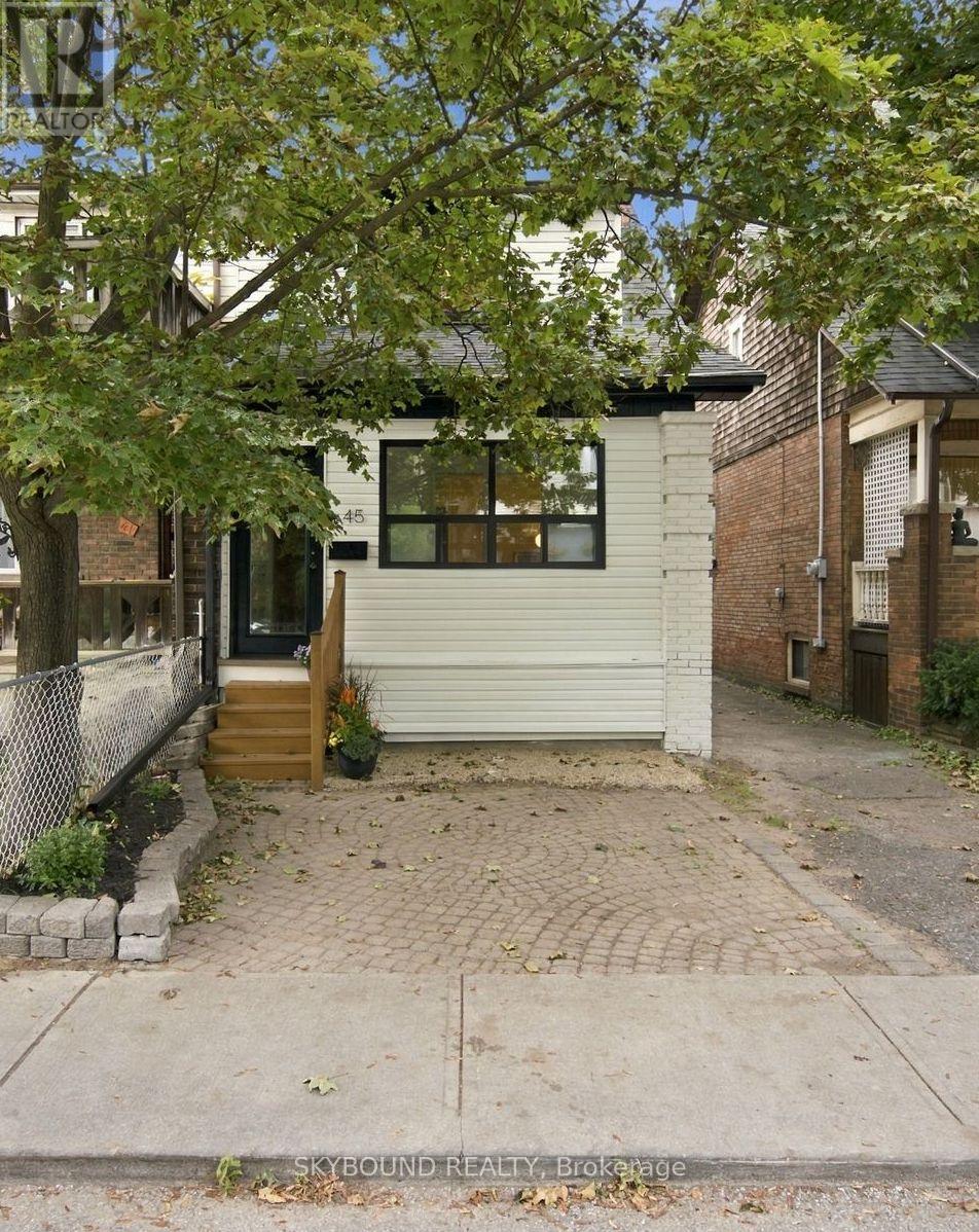 45 Westlake Avenue, Toronto, Ontario  M4C 4P7 - Photo 2 - E13820616