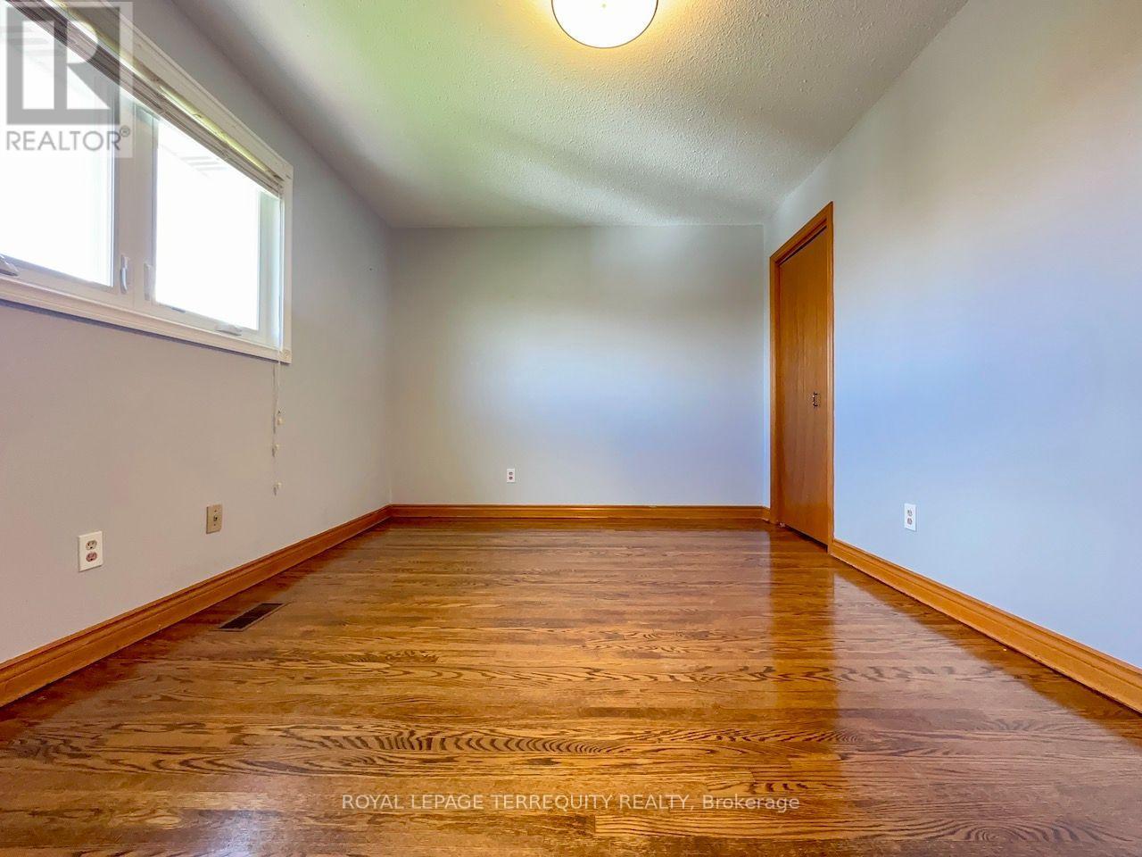 Upper Level - 13 Milford Crescent, Brampton, Ontario  L6S 3E3 - Photo 16 - W13840938