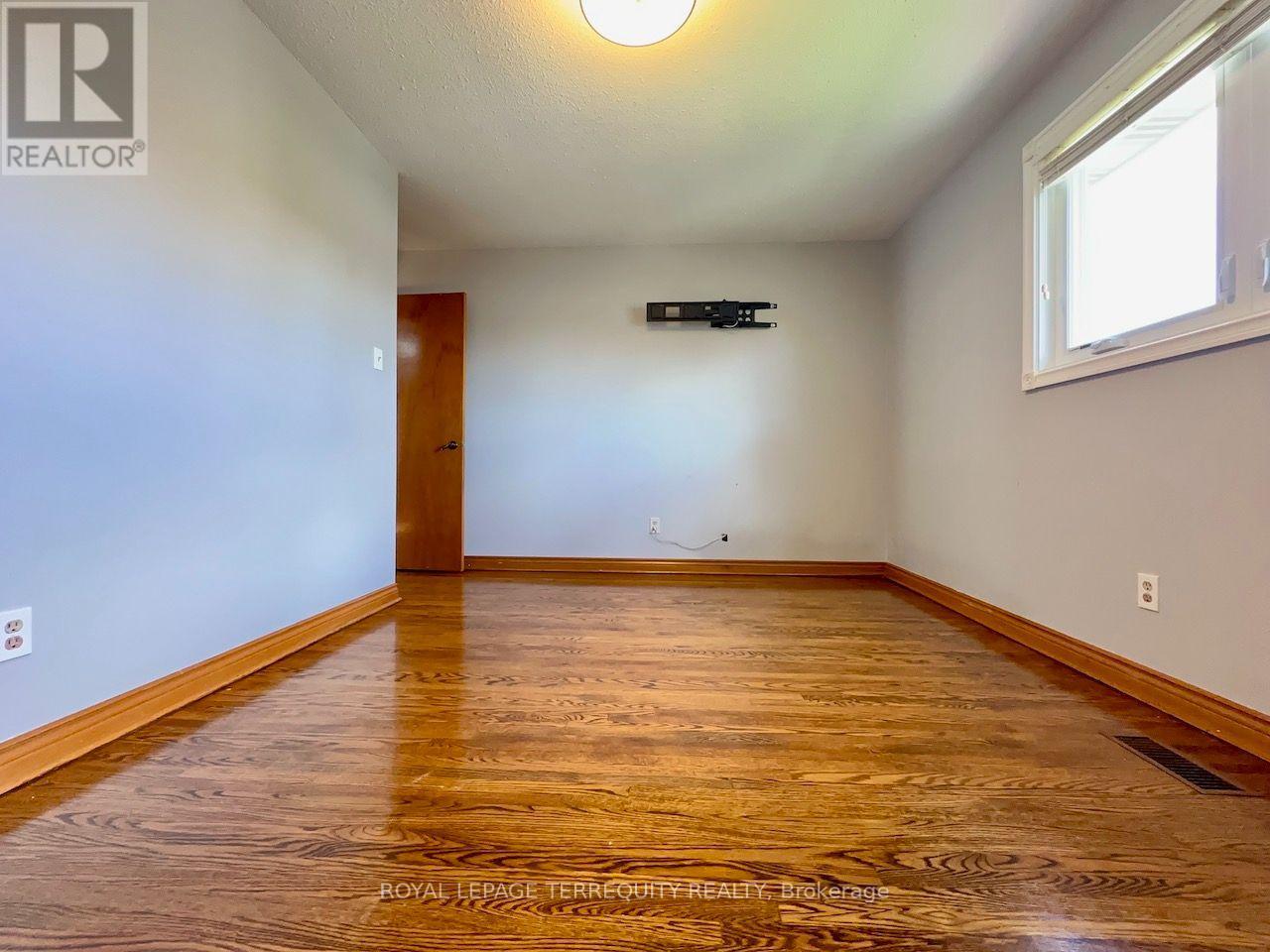 Upper Level - 13 Milford Crescent, Brampton, Ontario  L6S 3E3 - Photo 17 - W13840938