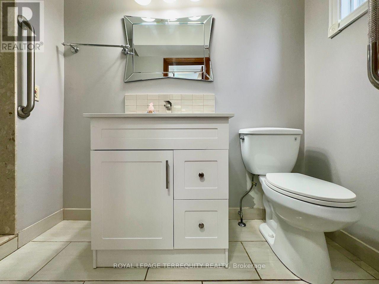 Upper Level - 13 Milford Crescent, Brampton, Ontario  L6S 3E3 - Photo 25 - W13840938