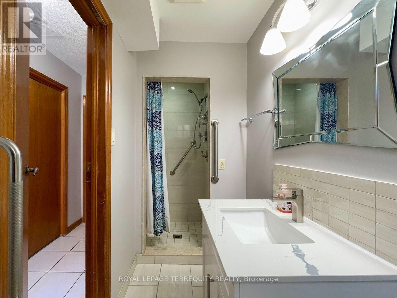 Upper Level - 13 Milford Crescent, Brampton, Ontario  L6S 3E3 - Photo 26 - W13840938