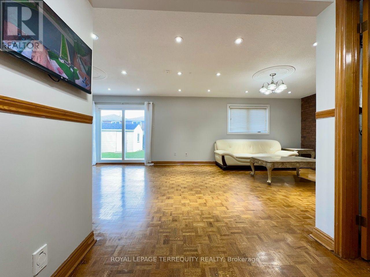 Upper Level - 13 Milford Crescent, Brampton, Ontario  L6S 3E3 - Photo 29 - W13840938
