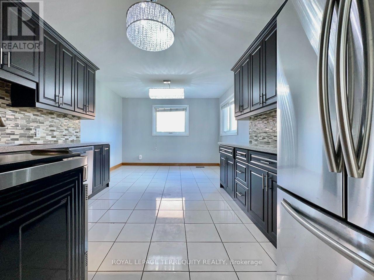 Upper Level - 13 Milford Crescent, Brampton, Ontario  L6S 3E3 - Photo 6 - W13840938