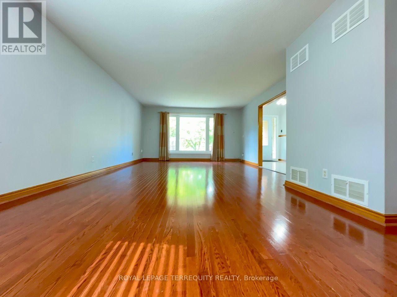Upper Level - 13 Milford Crescent, Brampton, Ontario  L6S 3E3 - Photo 8 - W13840938