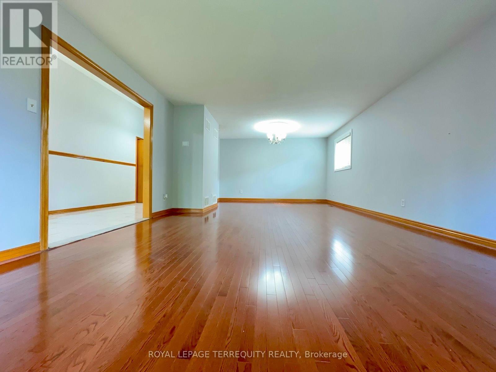 Upper Level - 13 Milford Crescent, Brampton, Ontario  L6S 3E3 - Photo 9 - W13840938