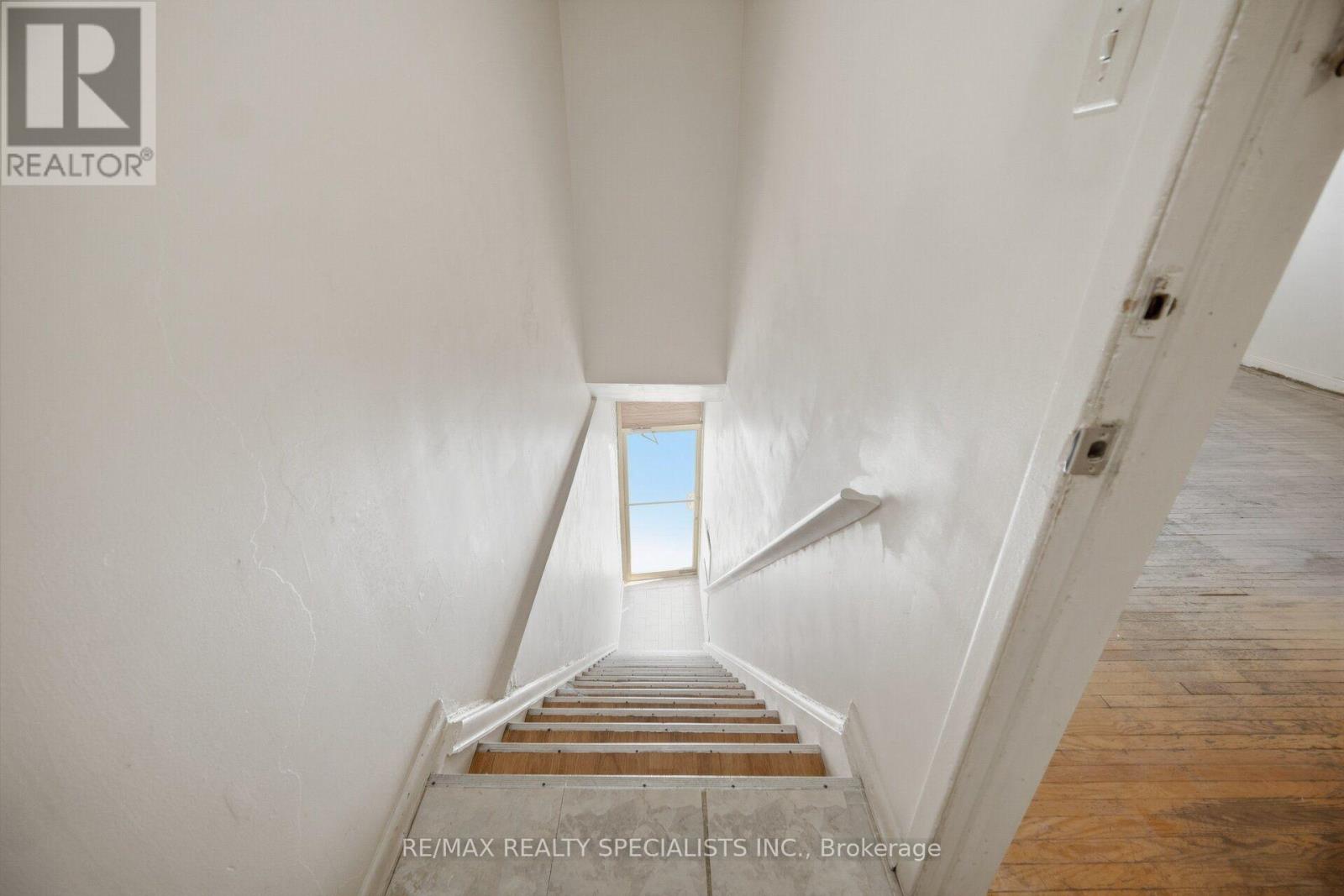 1169 Lakeshore Road E, Mississauga, Ontario  L5E 1G1 - Photo 10 - W13841004