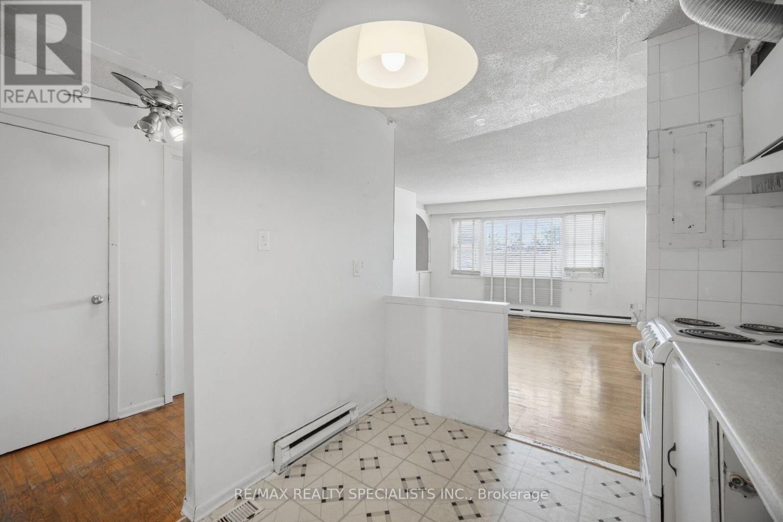 1169 Lakeshore Road E, Mississauga, Ontario  L5E 1G1 - Photo 17 - W13841004