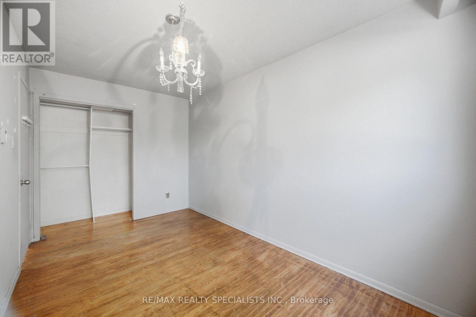 1169 Lakeshore Road E, Mississauga, Ontario  L5E 1G1 - Photo 21 - W13841004