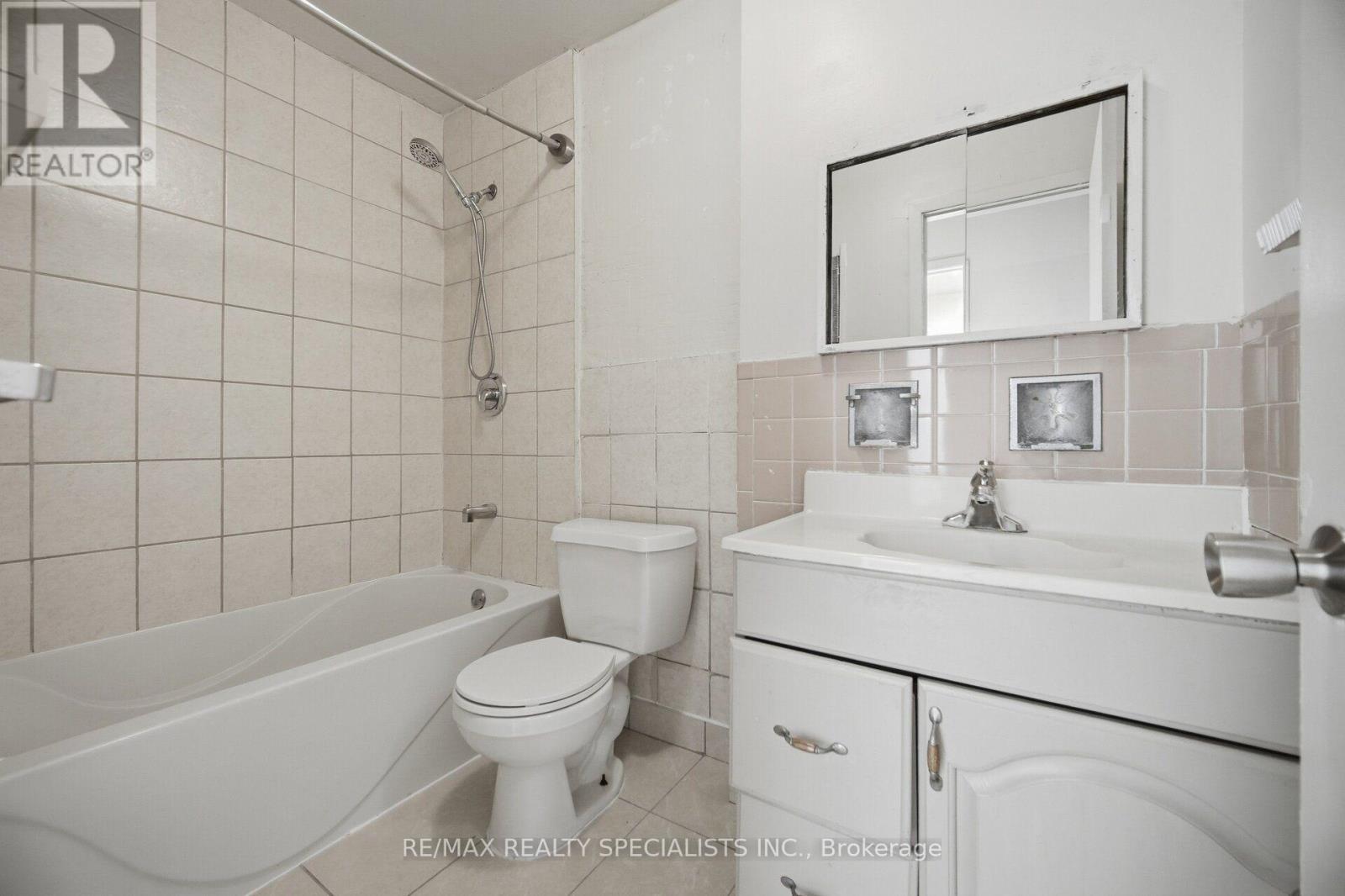 1169 Lakeshore Road E, Mississauga, Ontario  L5E 1G1 - Photo 26 - W13841004