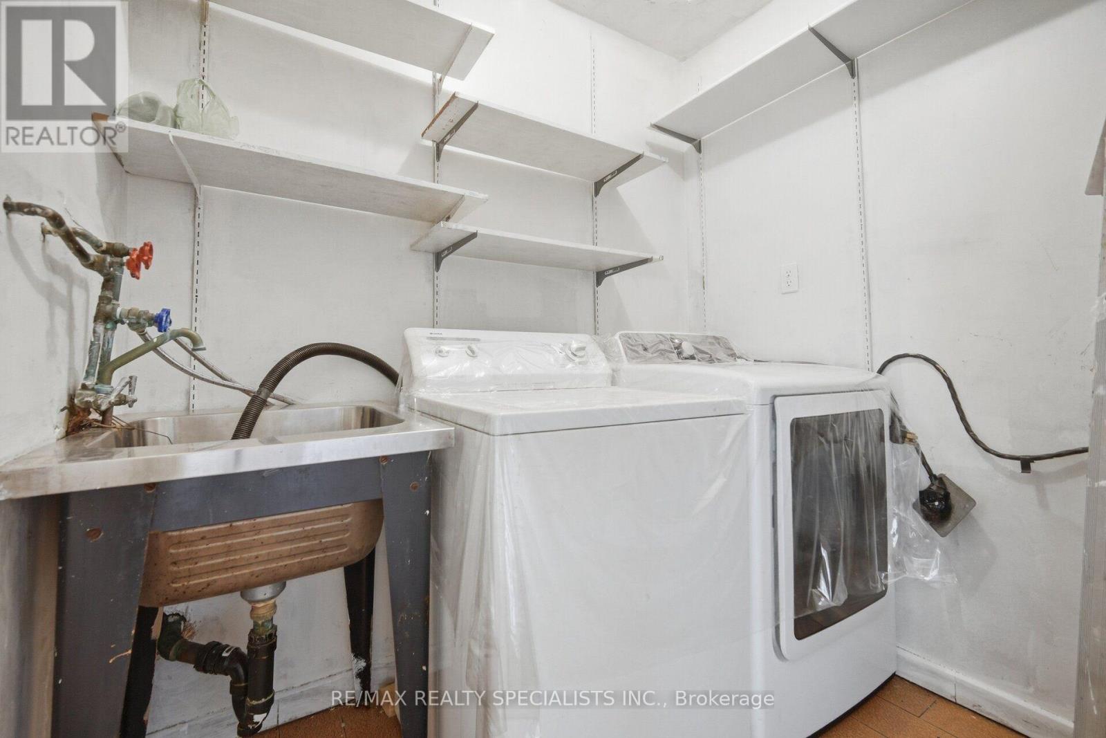 1169 Lakeshore Road E, Mississauga, Ontario  L5E 1G1 - Photo 27 - W13841004