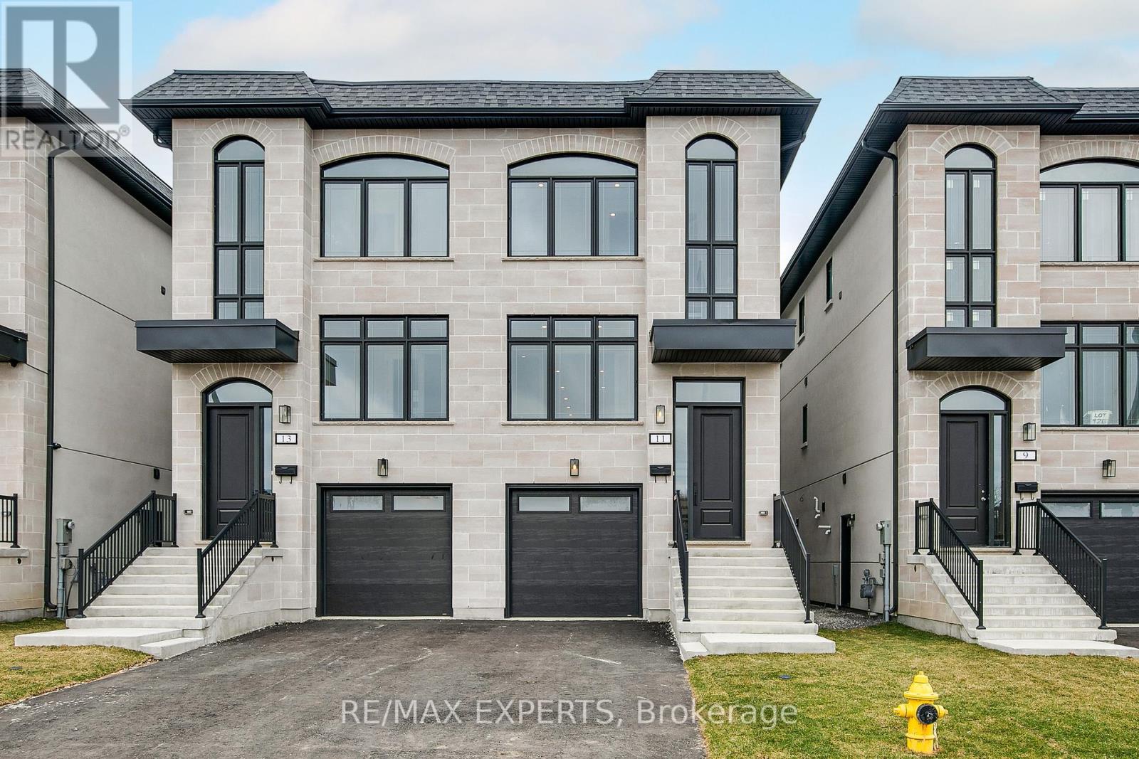 11 ST GASPAR COURT, Toronto, Ontario