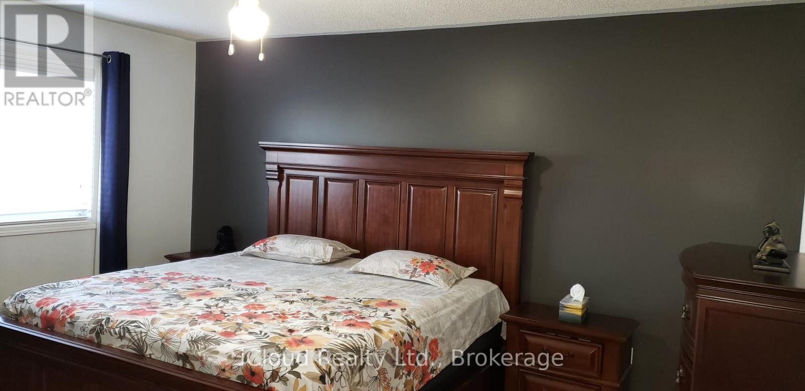 1675 Samuelson Circle, Mississauga, Ontario  L5N 7Z8 - Photo 11 - W13841054