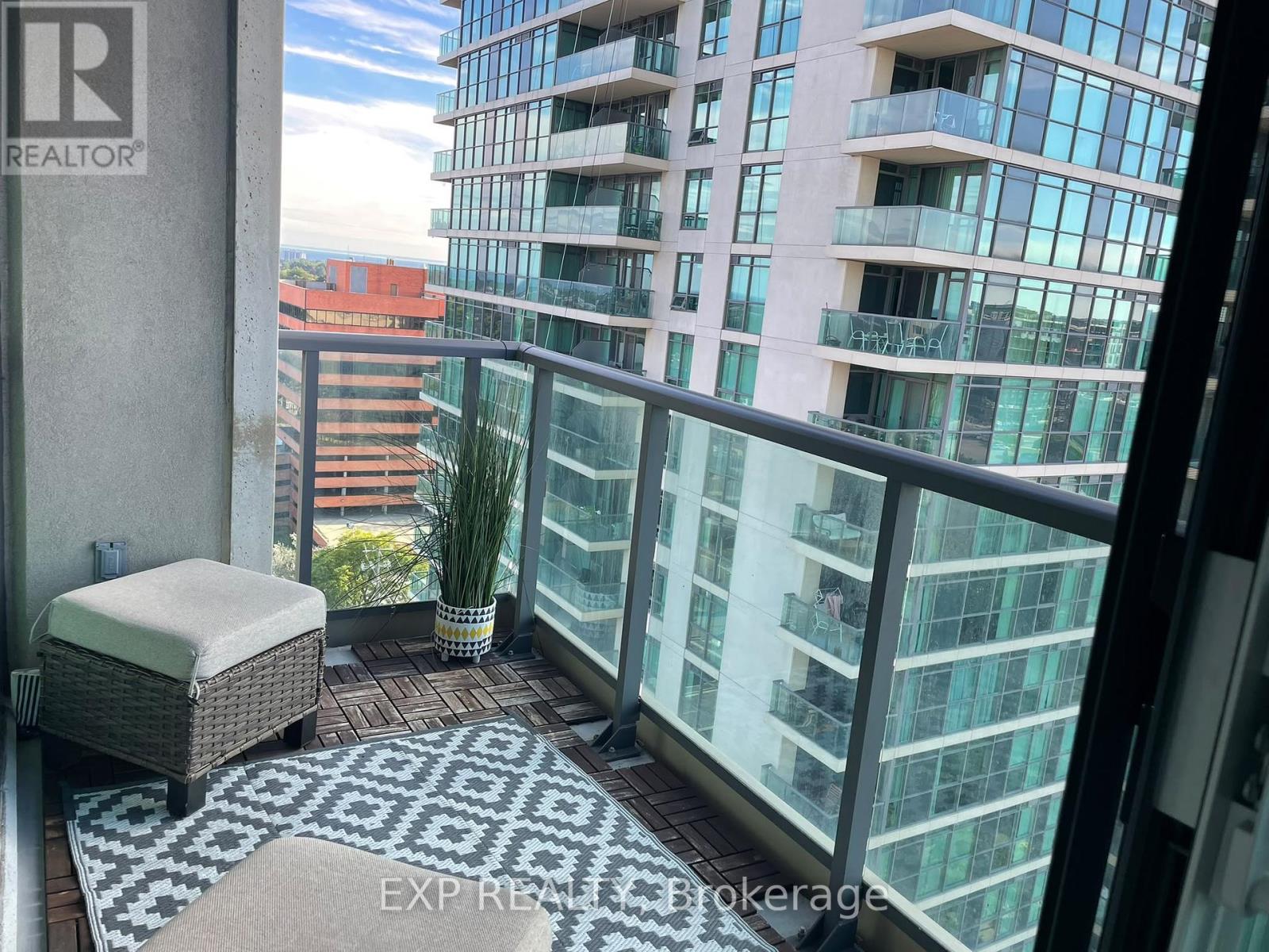 1611 - 205 SHERWAY GARDENS ROAD