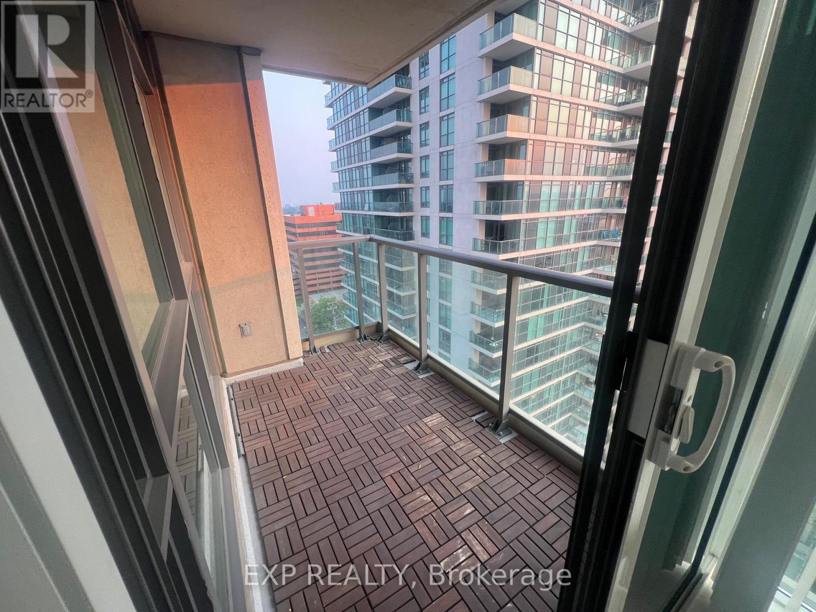1611 - 205 Sherway Gardens Road, Toronto, Ontario  M9C 0A5 - Photo 12 - W13841068