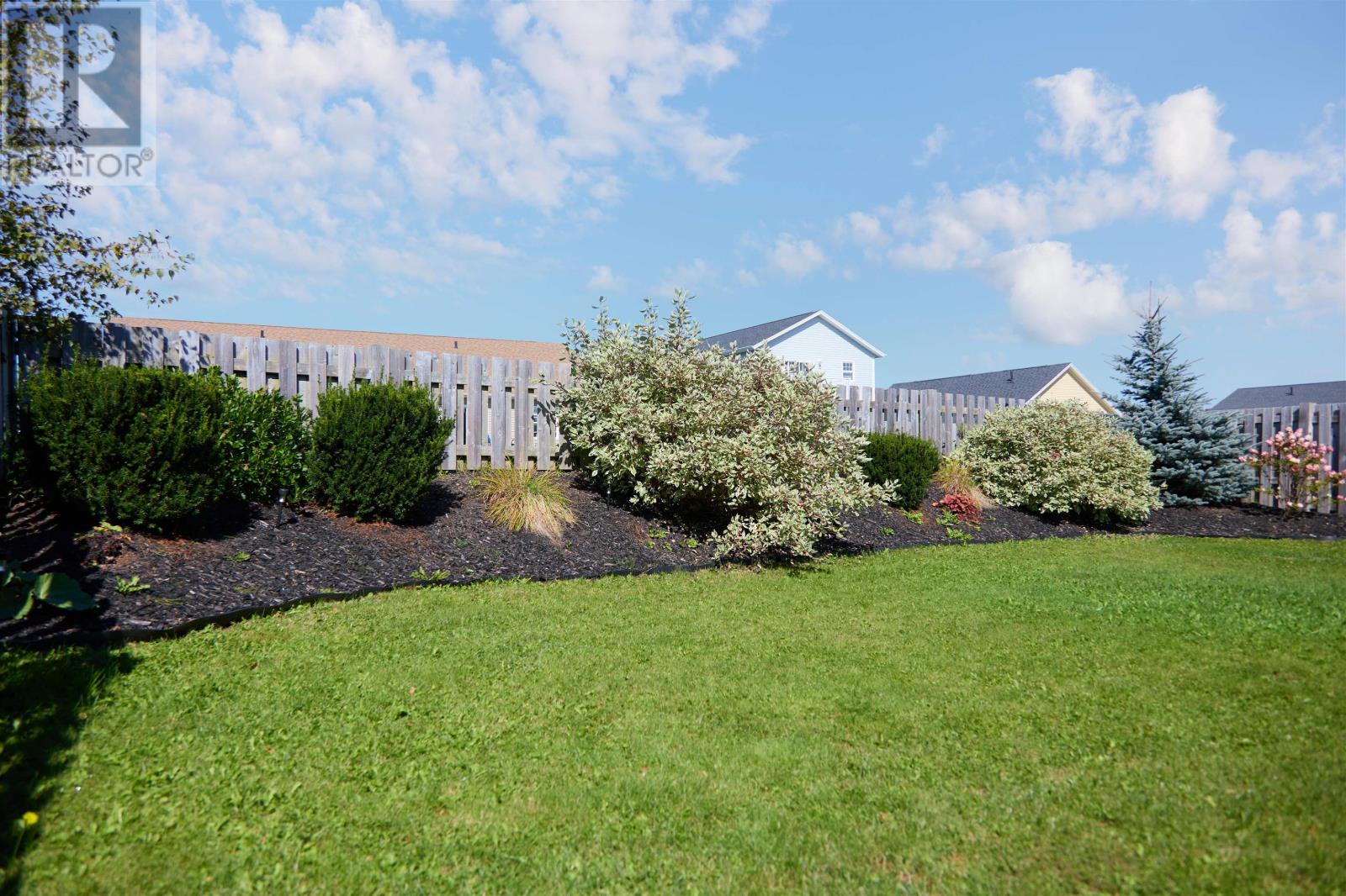 93 Keri Drive, Cornwall, Prince Edward Island  C0A 1H0 - Photo 3 - 202624654
