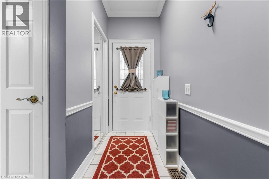 149 Silverbirch Boulevard, Hamilton, Ontario L0R 1W0 - Photo 4 - 40844054