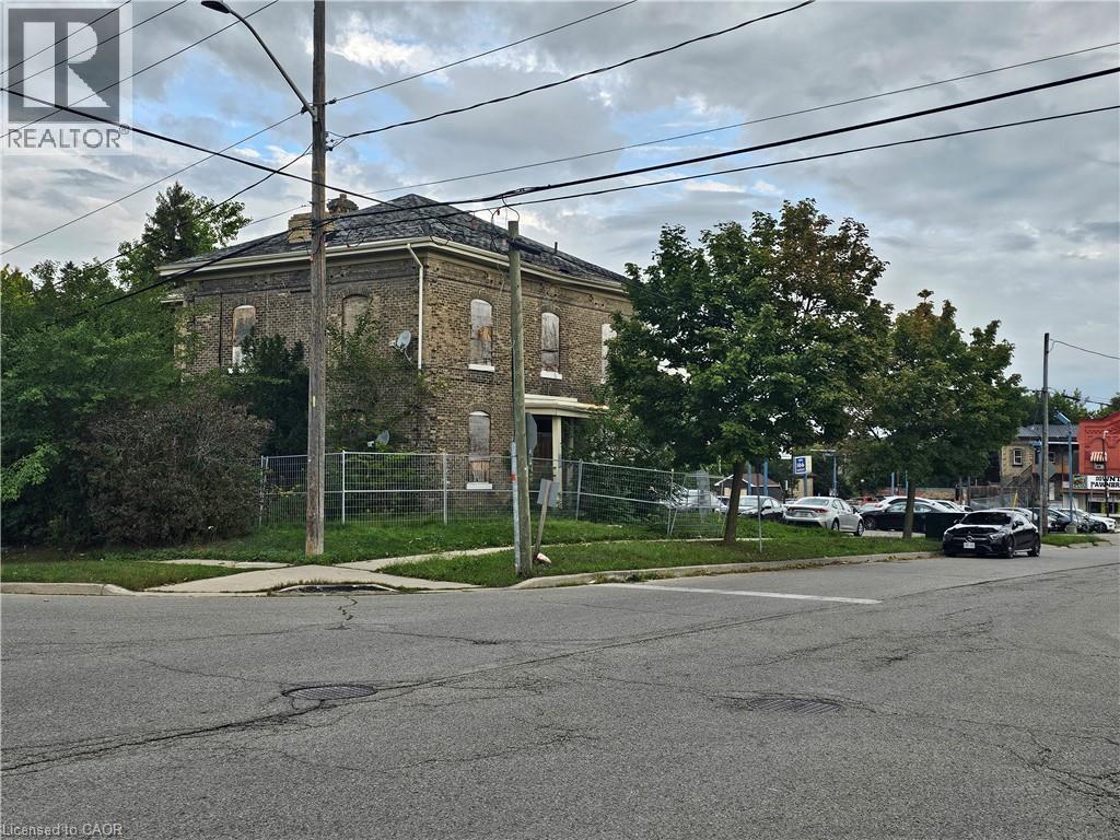 341 Colborne Street, Brantford, Ontario  N3S 3N1 - Photo 2 - 40866141