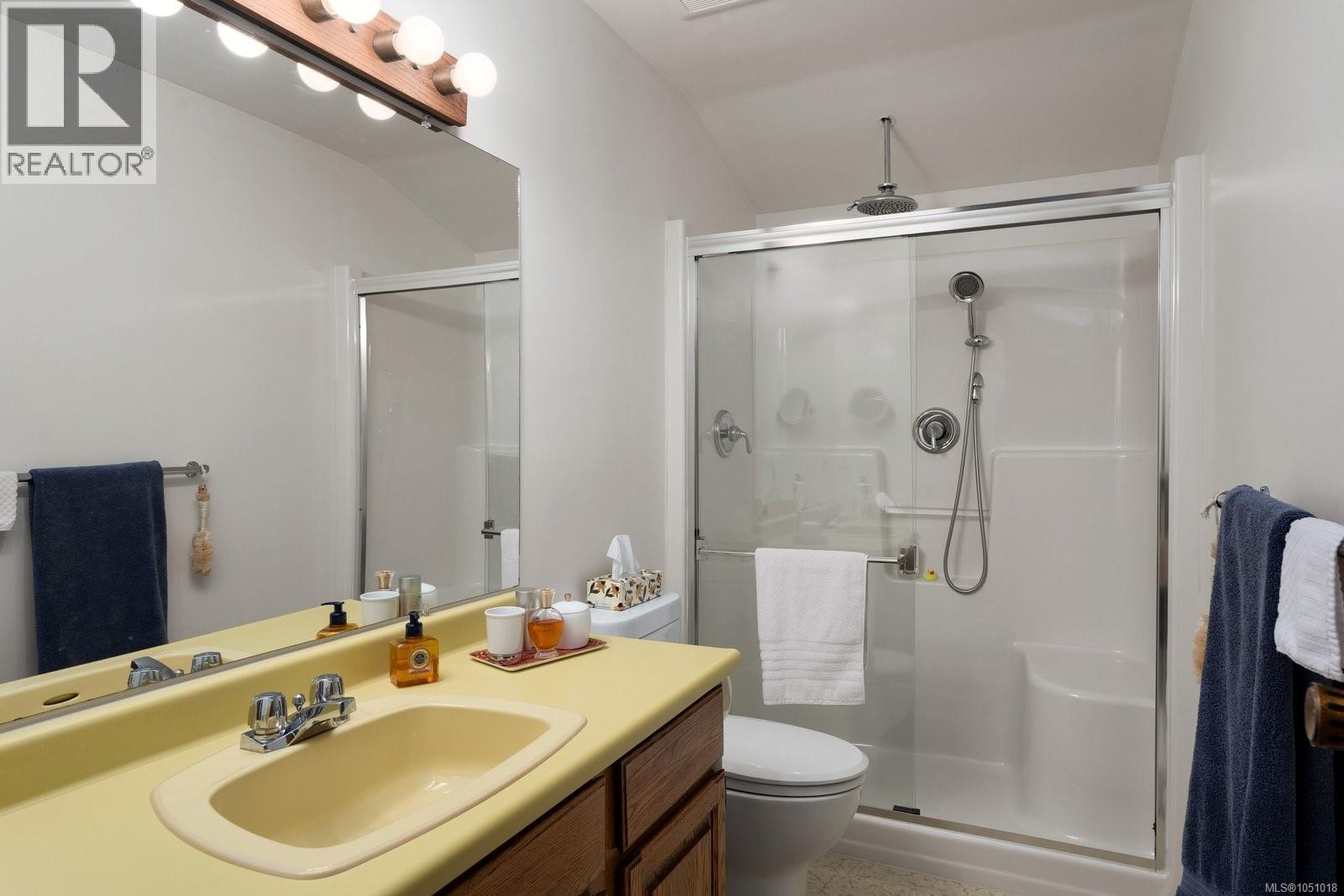 5320 Old West Saanich Rd