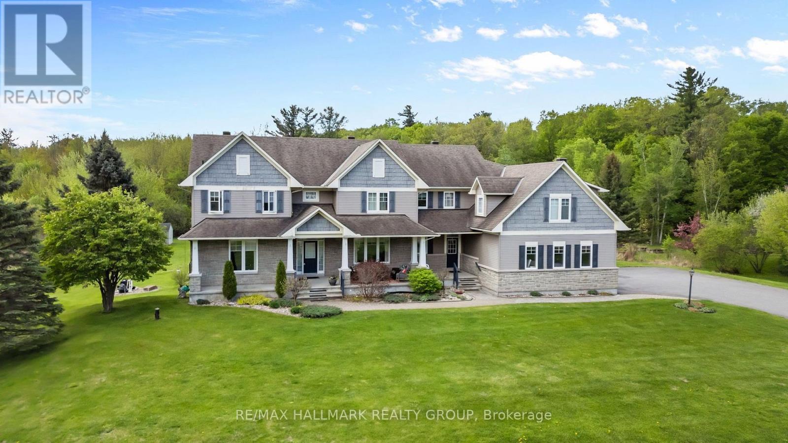 137 GOODMAN DRIVE, Ottawa, Ontario