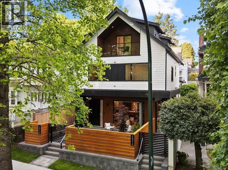 2 6318 SOPHIA STREET, Vancouver, British Columbia