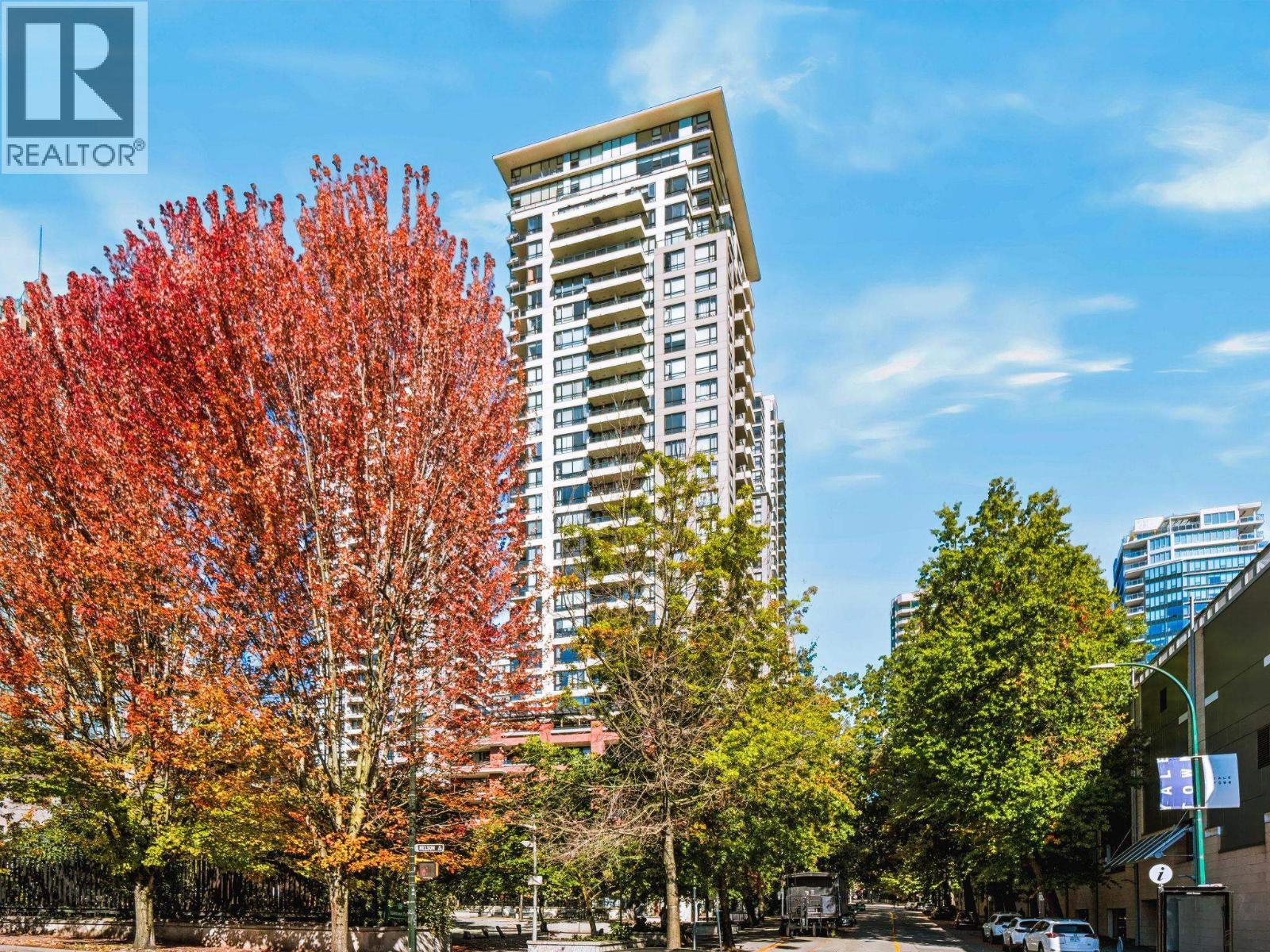 2105 977 MAINLAND STREET, Vancouver, British Columbia