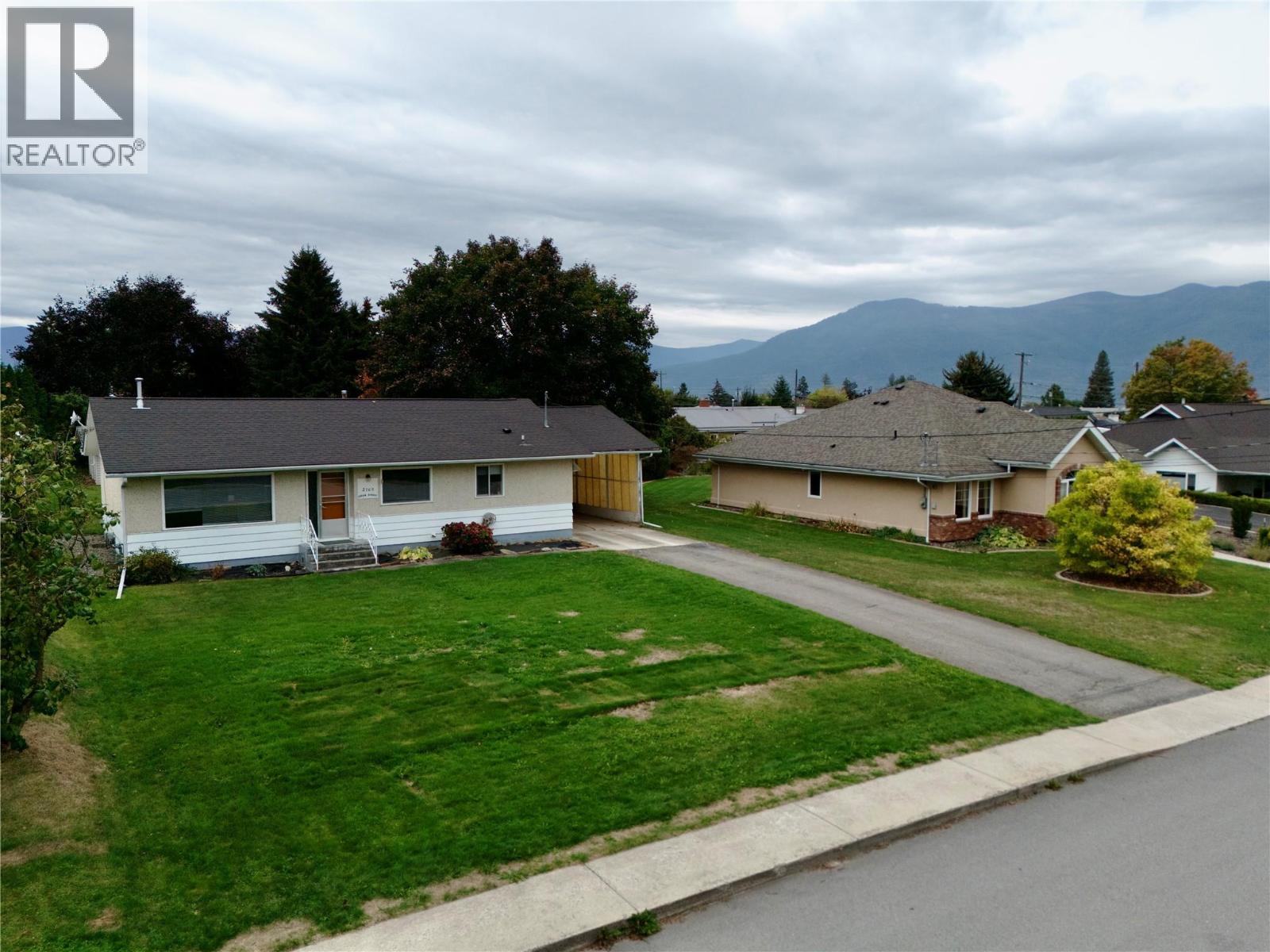 2109 Cedar Street, Creston, British Columbia