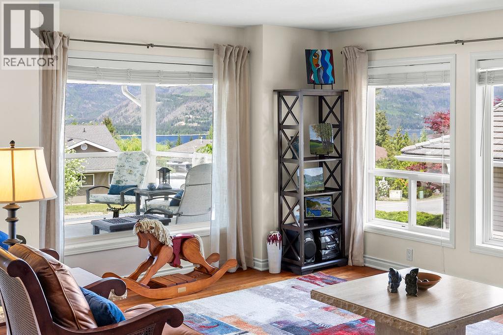 2864 Hilltop Road, Sorrento, British Columbia  V0E 2W1 - Photo 9 - 10387517
