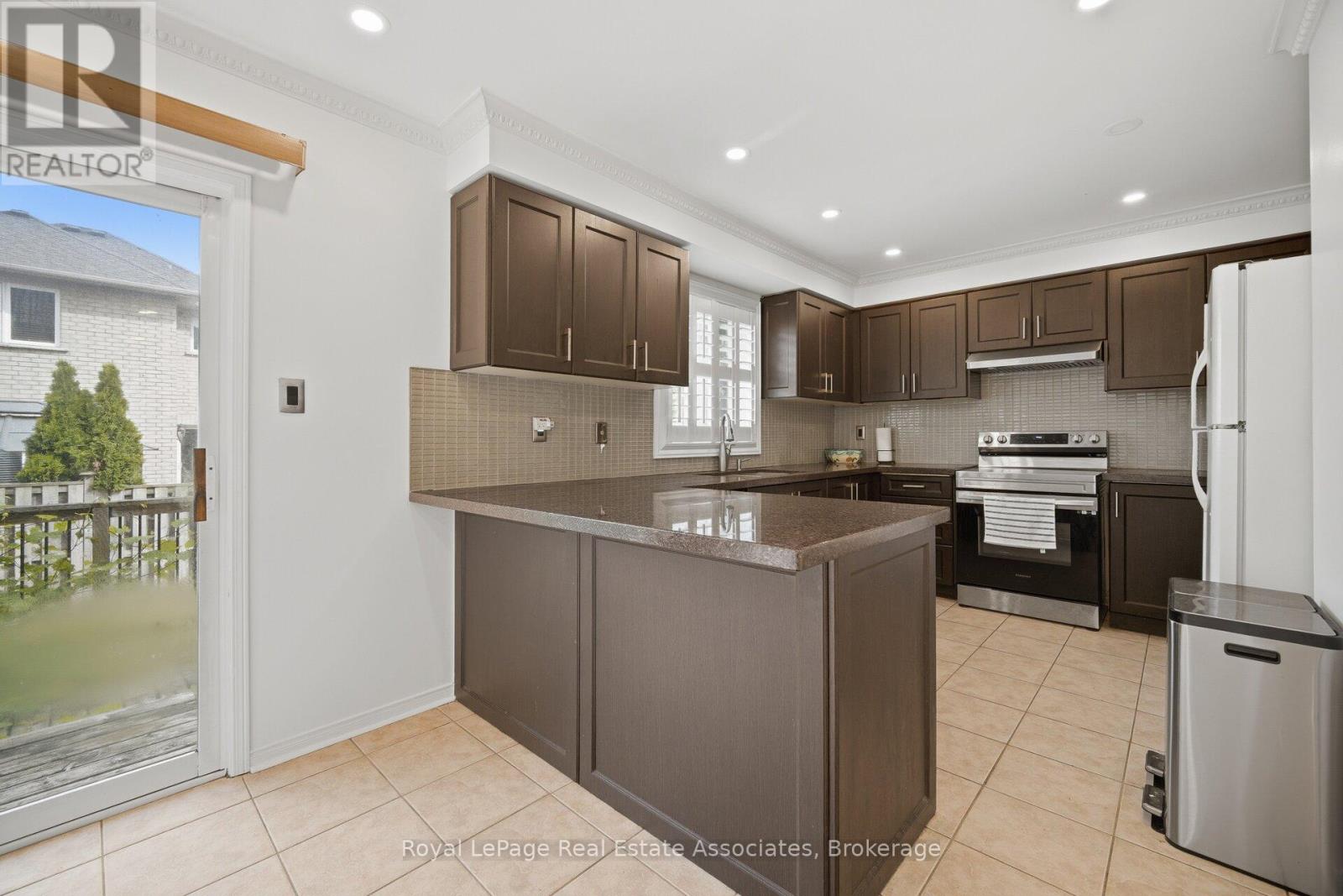 70 Echoridge Drive, Brampton (Fletcher's Meadow), Ontario  L7A 3L6 - Photo 16 - W13841176