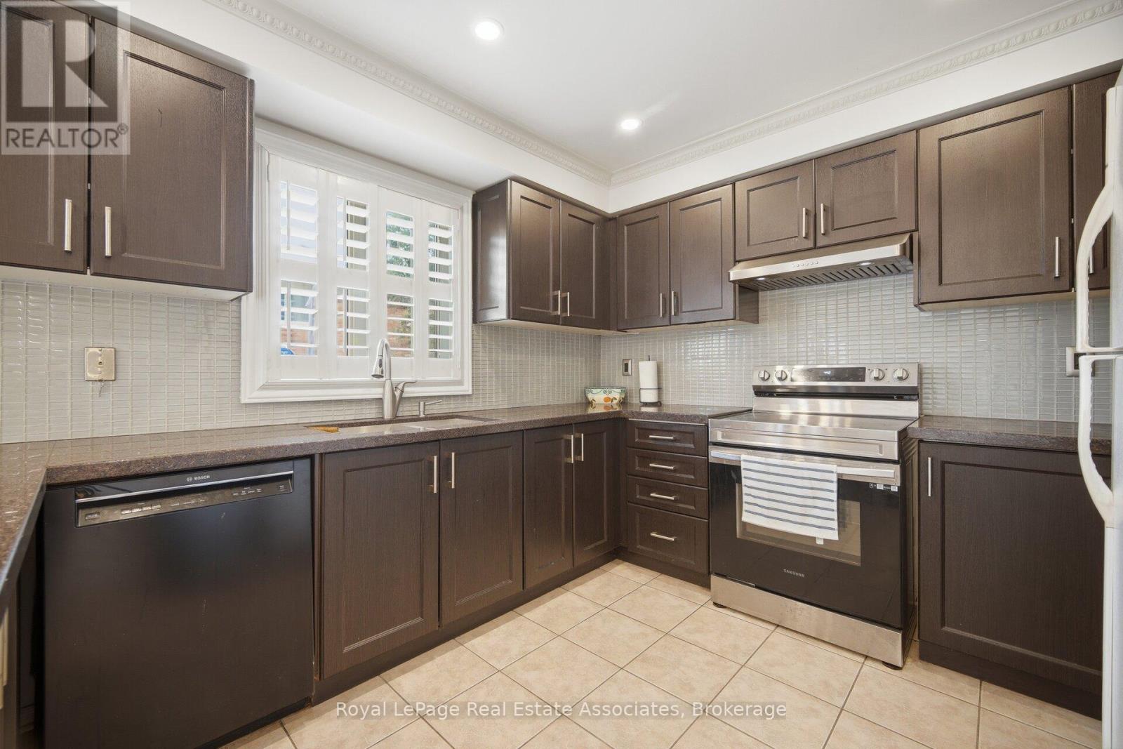 70 Echoridge Drive, Brampton (Fletcher's Meadow), Ontario  L7A 3L6 - Photo 17 - W13841176