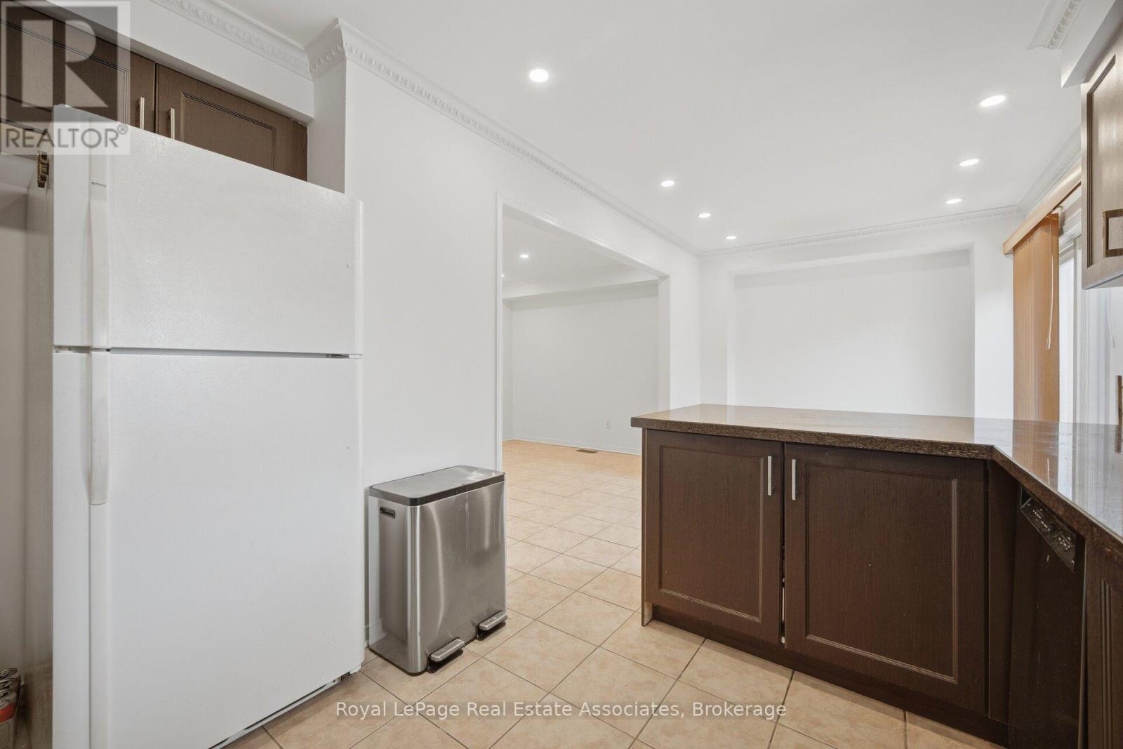 70 Echoridge Drive, Brampton (Fletcher's Meadow), Ontario  L7A 3L6 - Photo 19 - W13841176