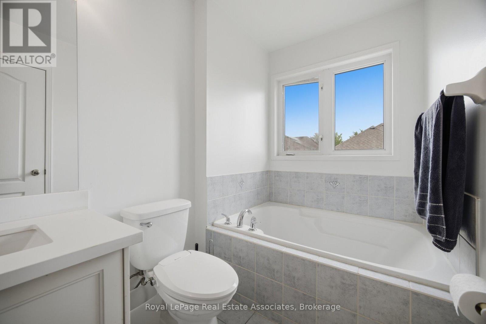 70 Echoridge Drive, Brampton (Fletcher's Meadow), Ontario  L7A 3L6 - Photo 30 - W13841176