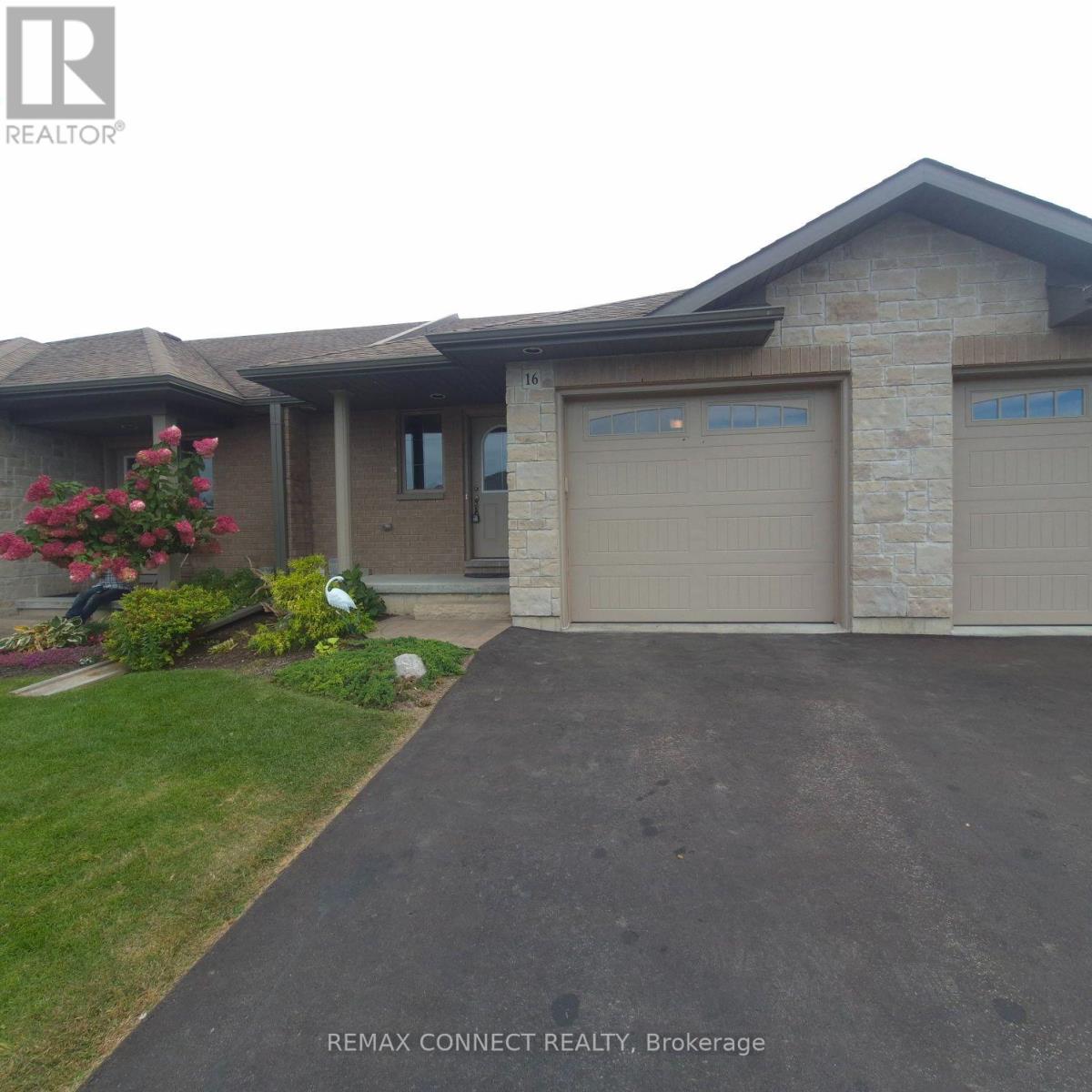 16 CORTLAND CRESCENT