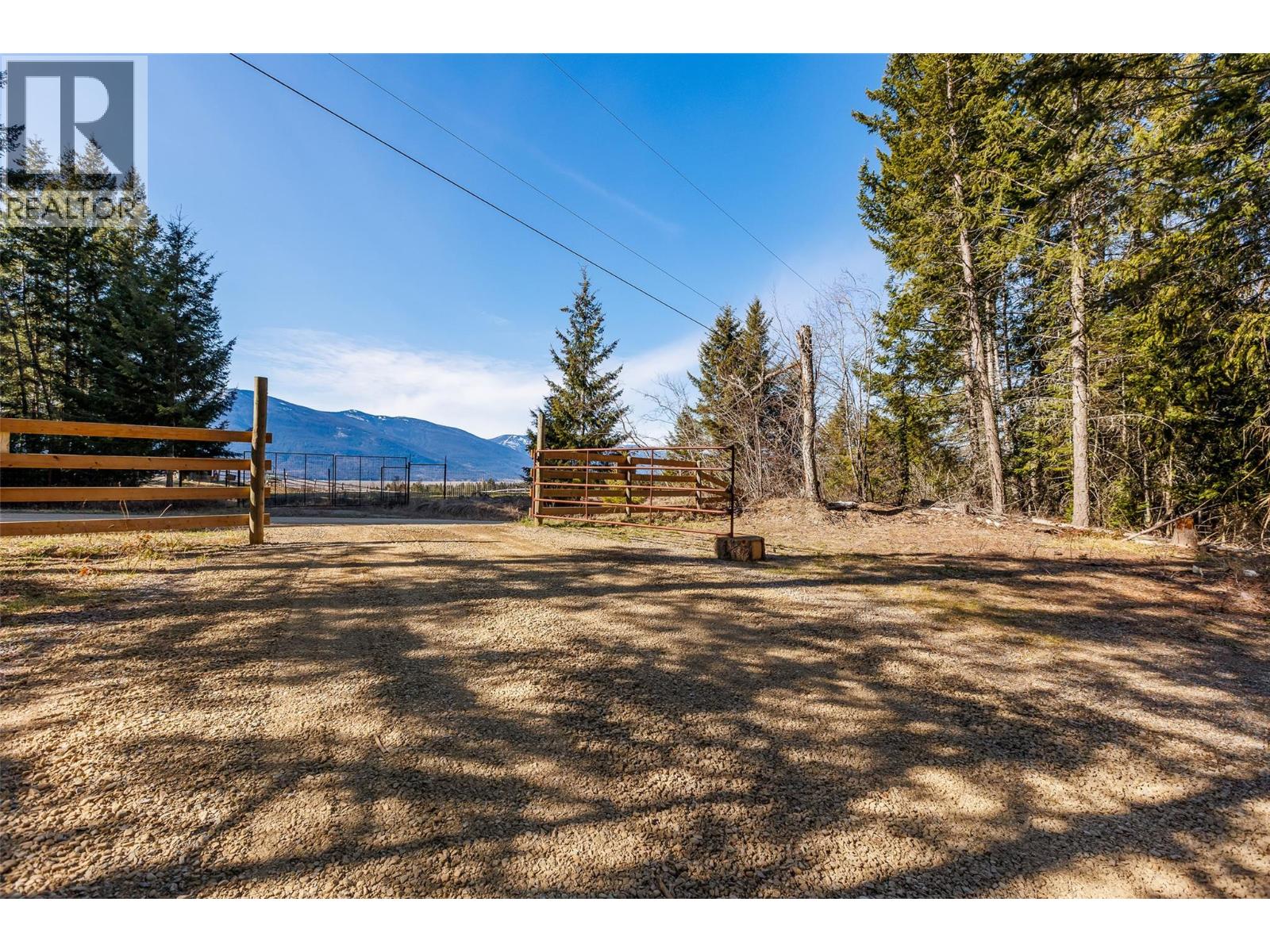 200 Wellspring Road, Creston, British Columbia V0B 1G2 - Photo 5 - 10402234
