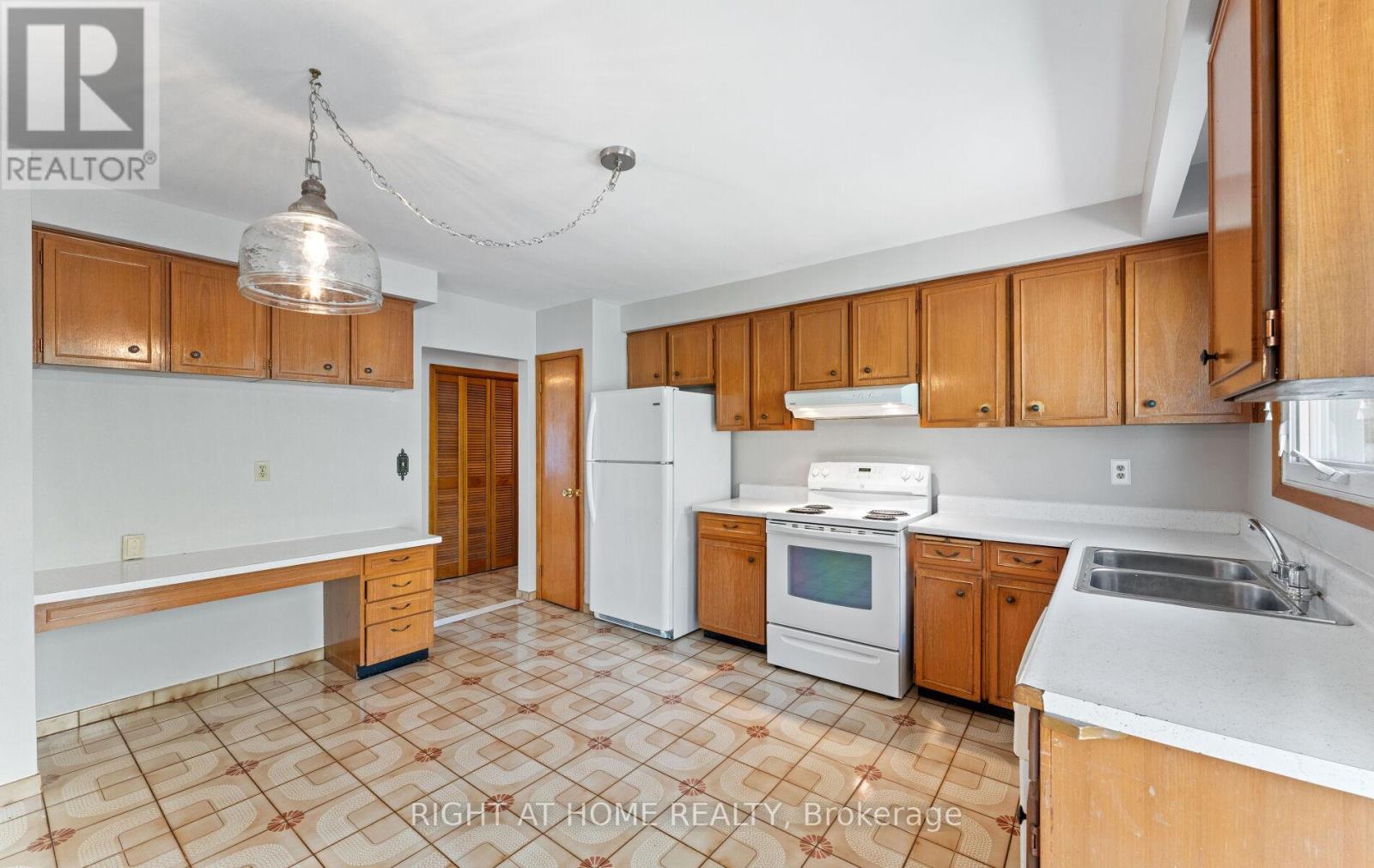41 Knoll Drive, Toronto, Ontario  M9A 4G9 - Photo 14 - W13219232