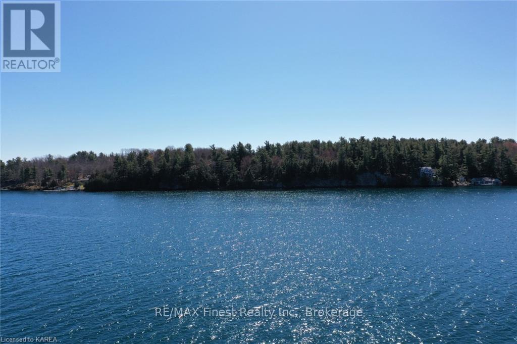 B Club Island, Leeds And The Thousand Islands, Ontario