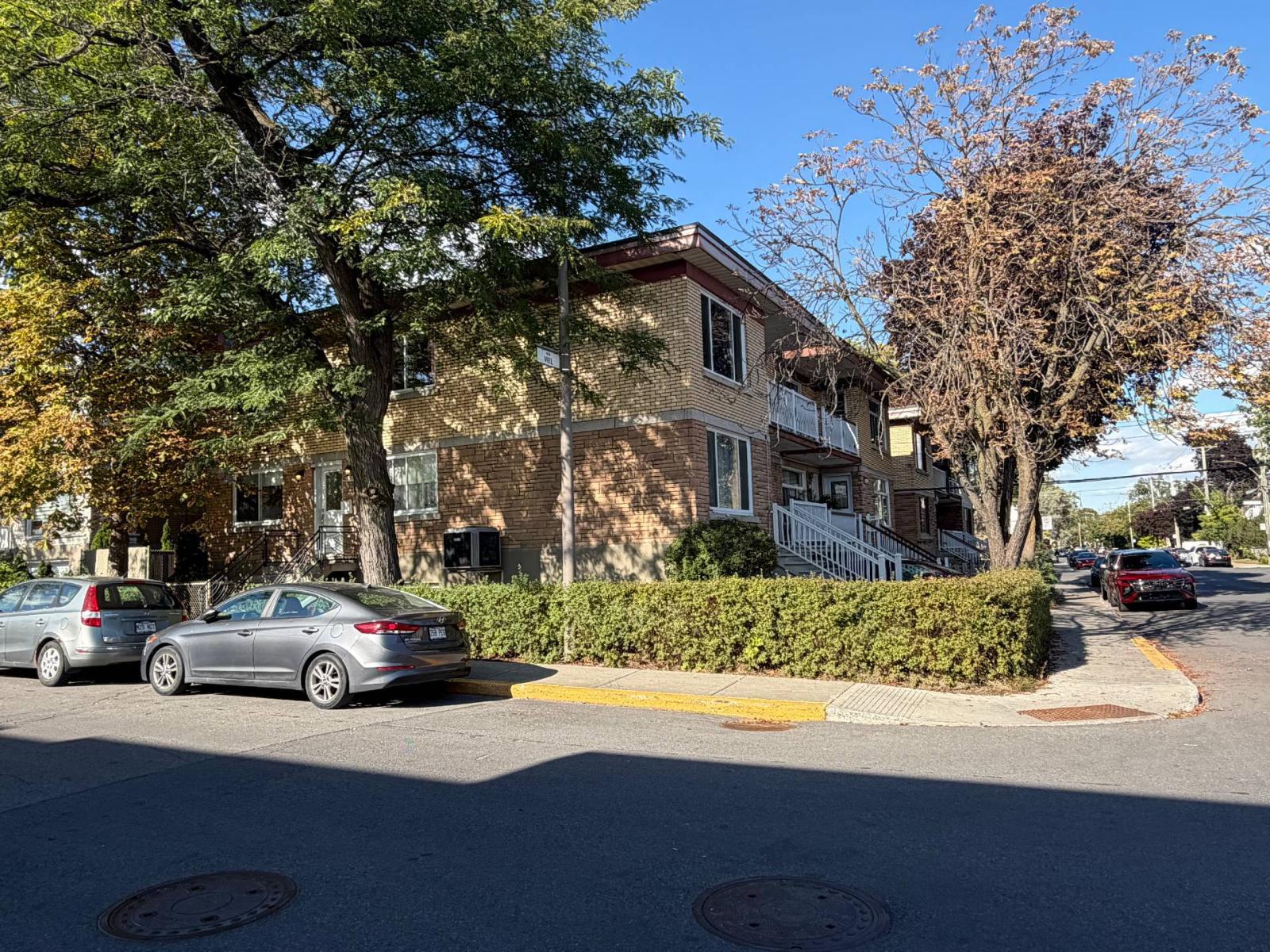 2555 Rue Viel Montréal (Ahuntsic-Cartierville) Quebec Canada H3M1H4 3