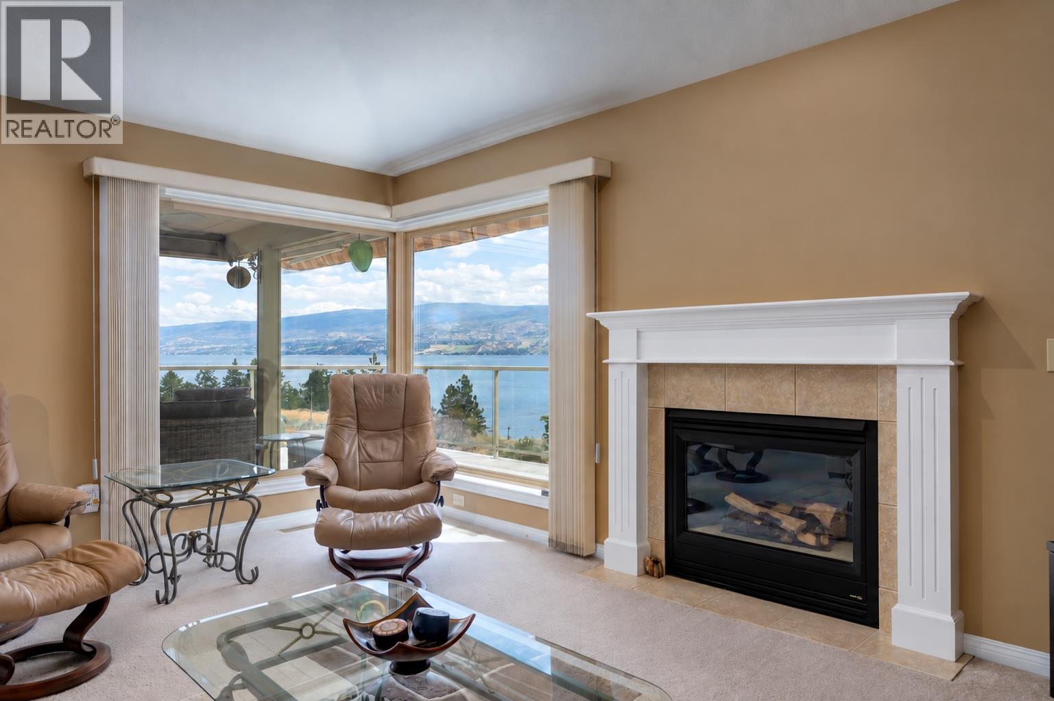 4074 Gellatly Road Unit# 221