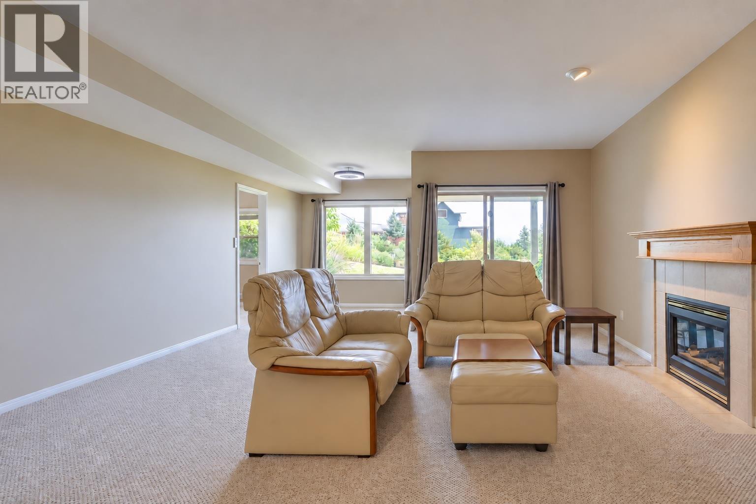 4074 Gellatly Road Unit# 221