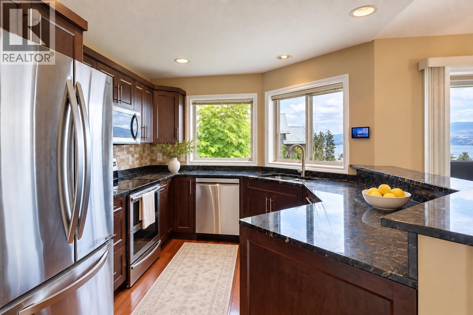 4074 Gellatly Road Unit# 221