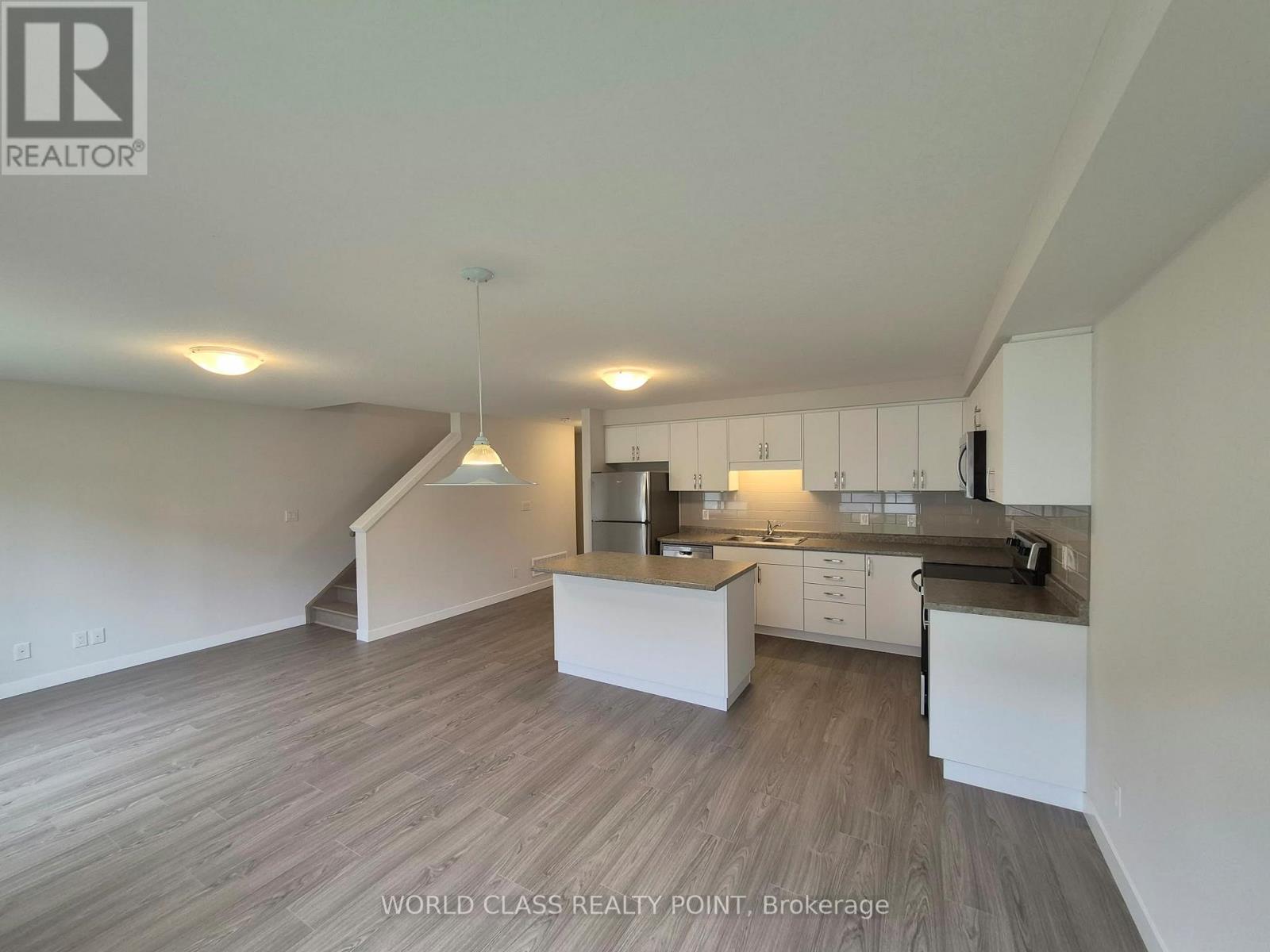 8 Beverly Street, Springwater, Ontario  L0L 1P0 - Photo 2 - S13837868