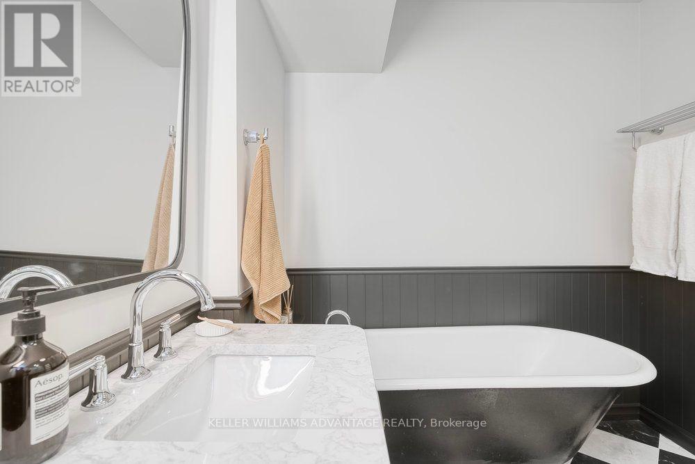 201 - 394 Euclid Avenue, Toronto, Ontario  M6G 2S9 - Photo 5 - C13841272